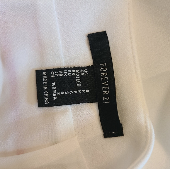 Super cute skirt with embroidery - Picture 3 of 3